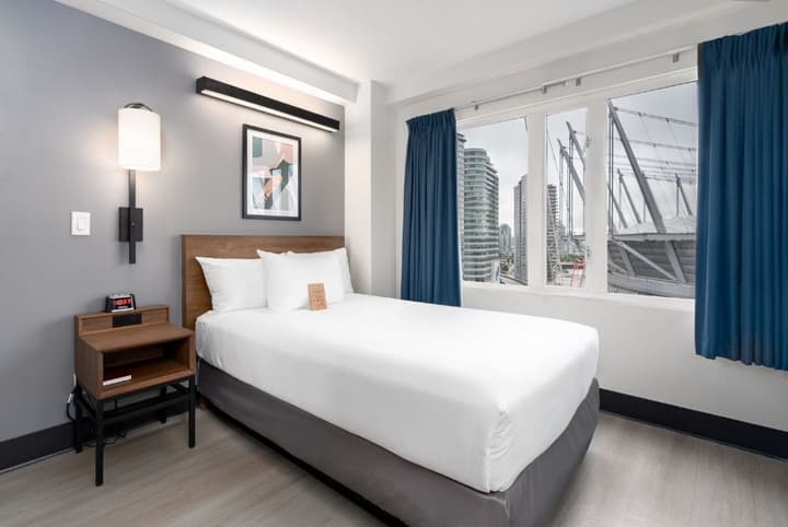 Hotel Willo (formerly YWCA Hotel Vancouver)