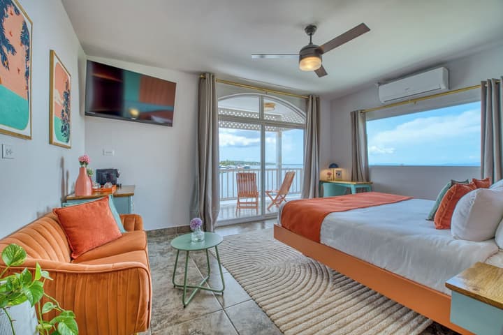 Bocas Paradise Hotel