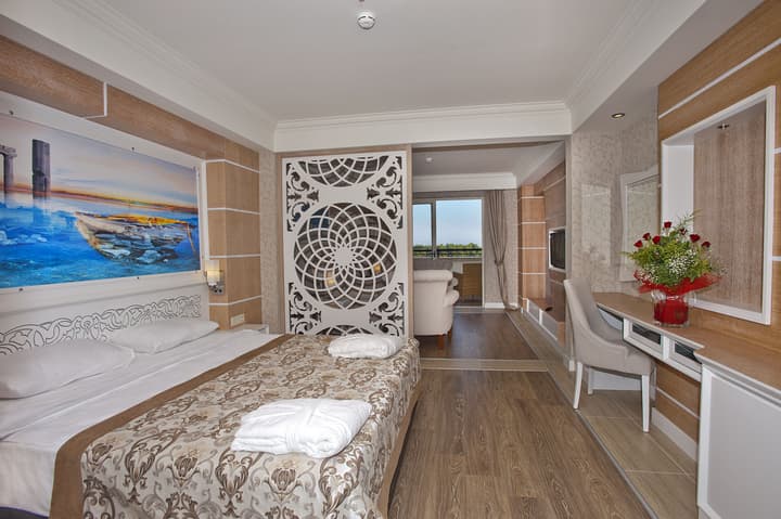 Crystal Sunset Pearl Collection - All inclusive