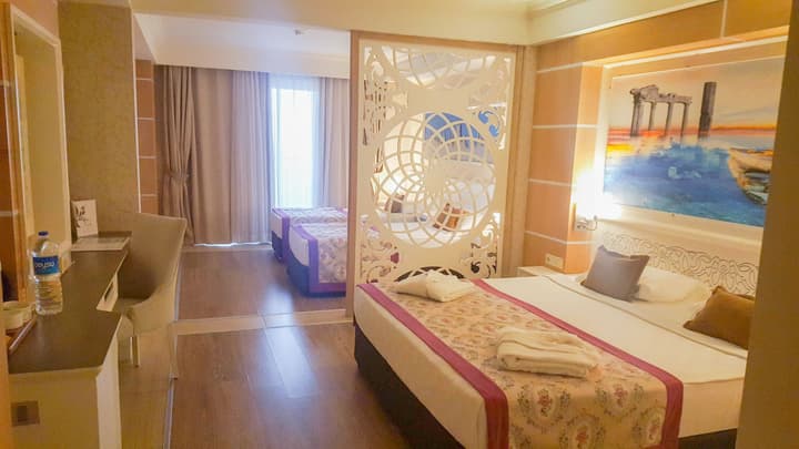 Crystal Sunset Pearl Collection - All inclusive