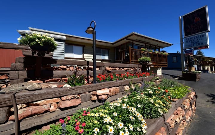 Alpine Trail Ridge Inn