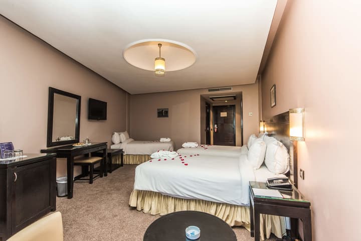 Almas Hotel