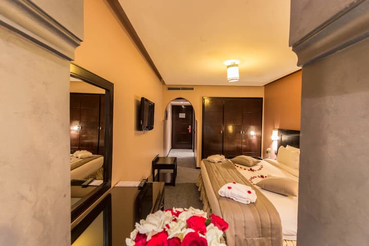 Almas Hotel