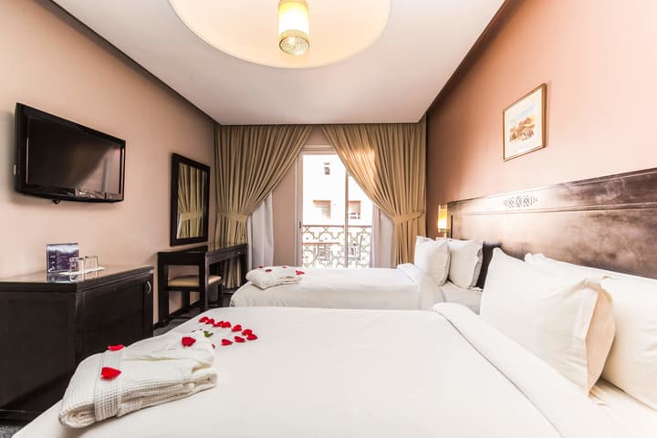 Almas Hotel