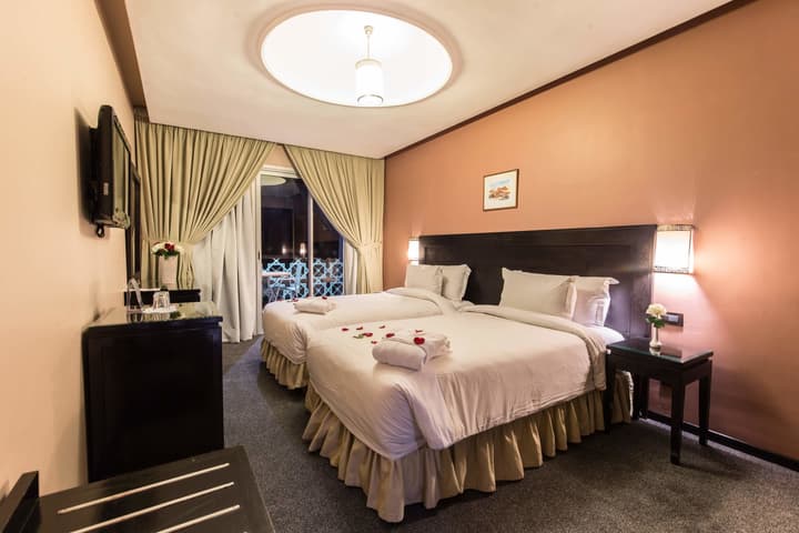 Almas Hotel