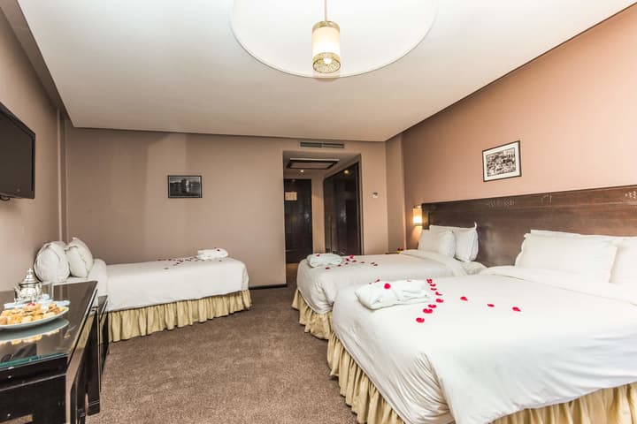 Almas Hotel