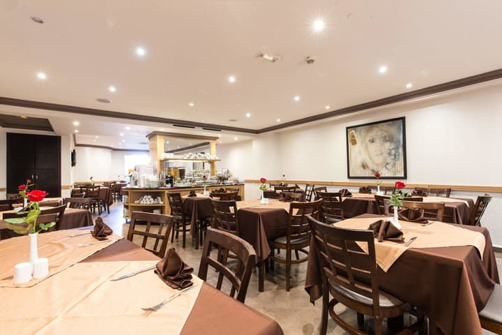 Almas Hotel