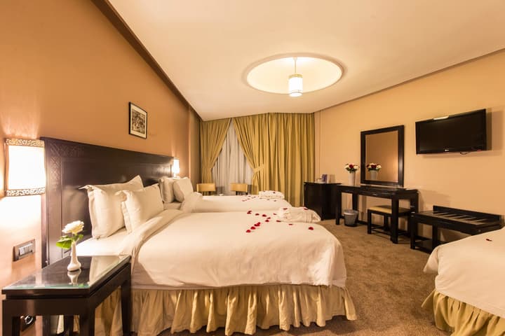 Almas Hotel