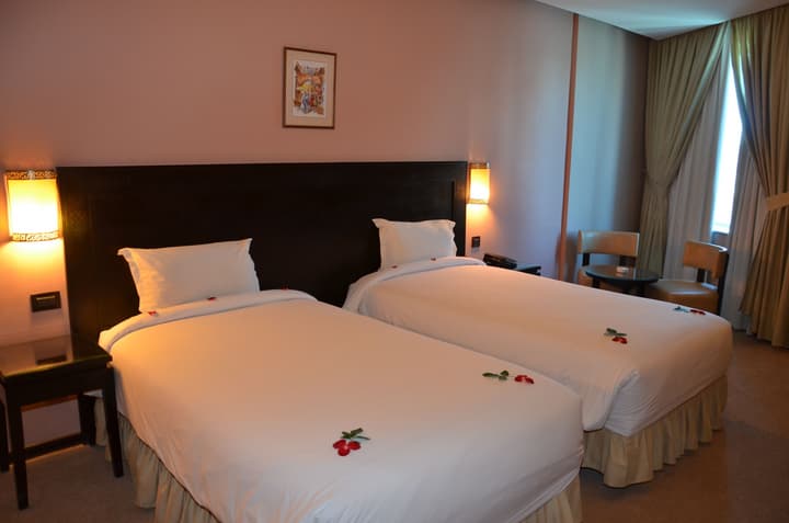 Almas Hotel