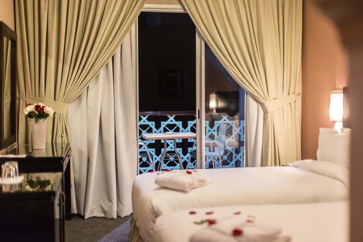 Almas Hotel