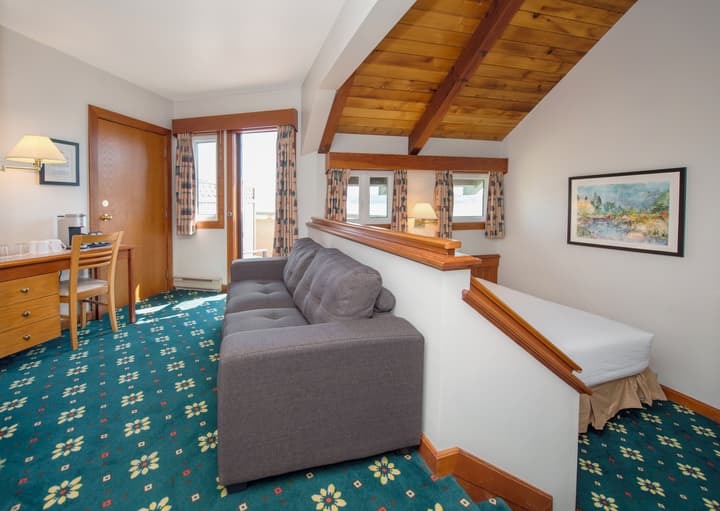 Painter's Lodge