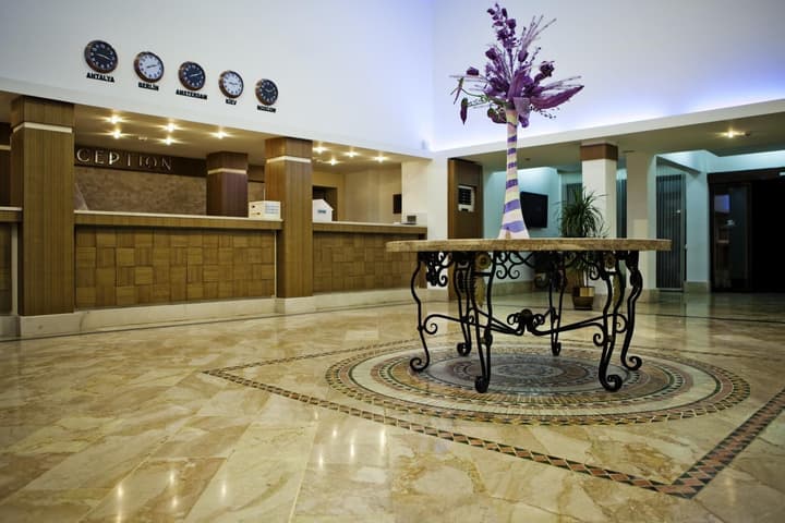 Crystal Flora Pearl Collection - All inclusive