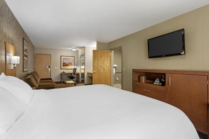 Best Western Plus Cottontree Inn