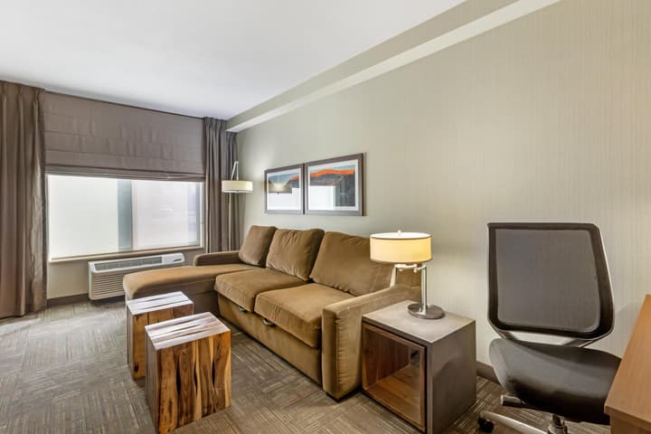 Best Western Plus Cottontree Inn