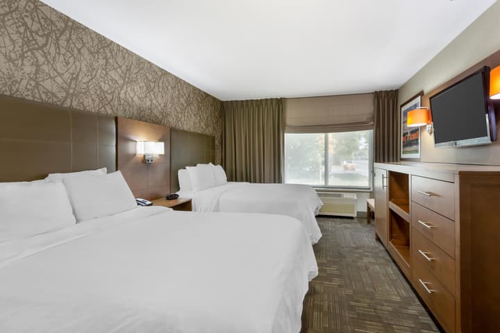 Best Western Plus Cottontree Inn
