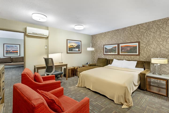 Best Western Plus Cottontree Inn