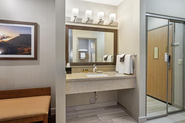 Best Western Plus Cottontree Inn