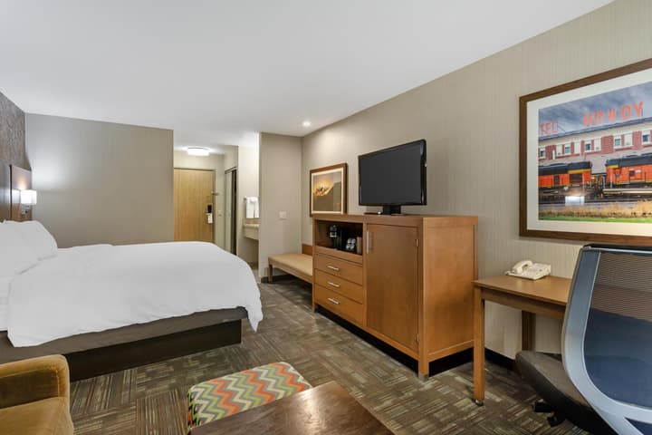 Best Western Plus Cottontree Inn