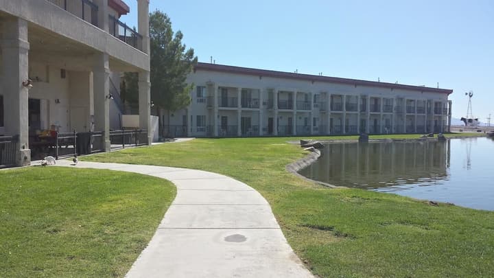 Longstreet Inn & Casino