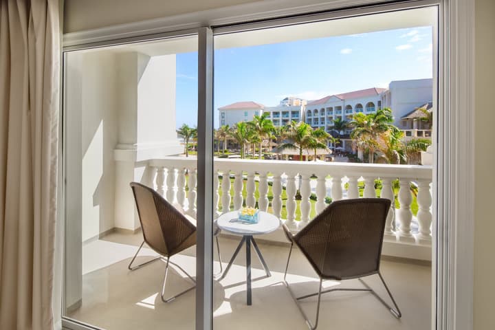 Hyatt Ziva Rose Hall - All Inclusive