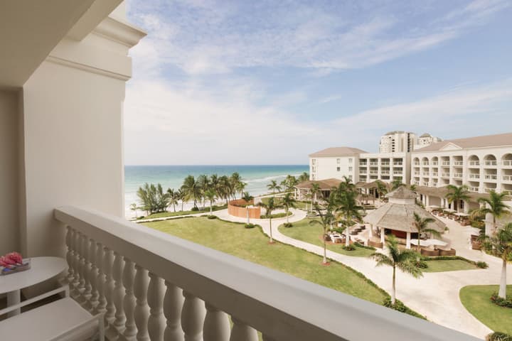 Hyatt Ziva Rose Hall - All Inclusive