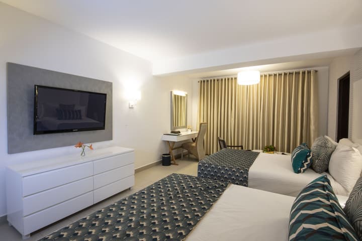 Leopard Beach Resort & Spa