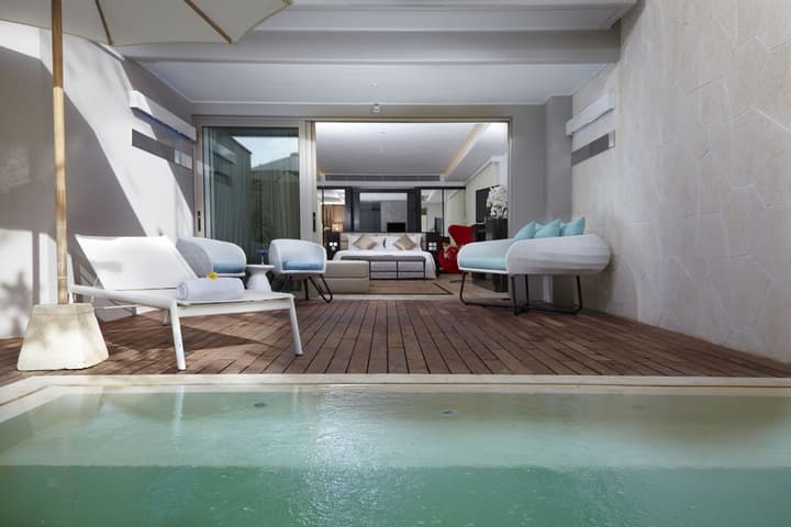 Double-Six Luxury Hotel