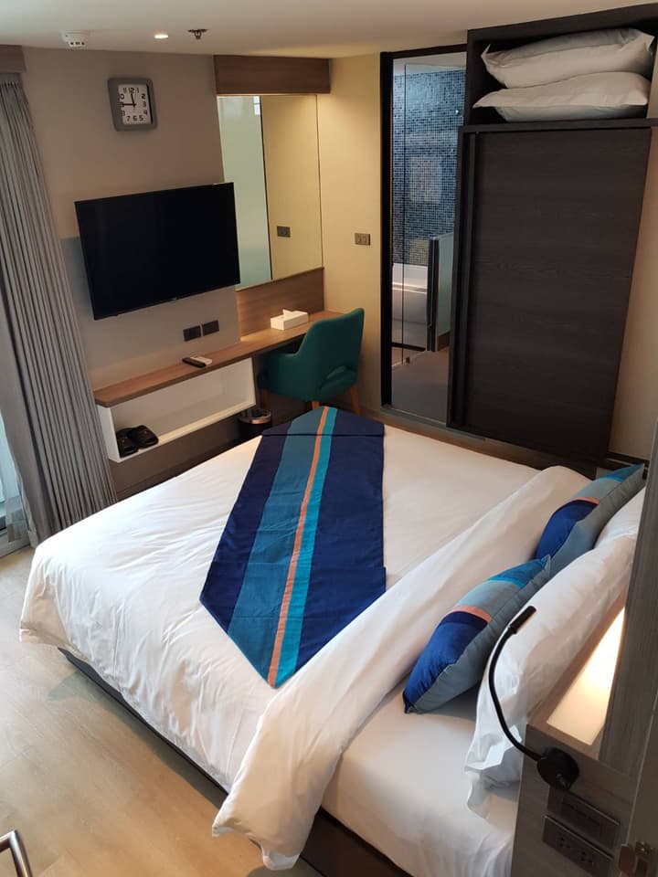 Bizotel Premier Hotel & Residence