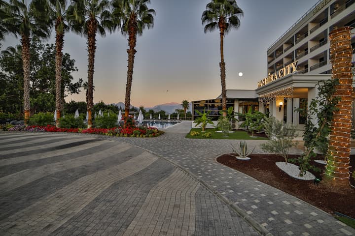Nashira City Resort