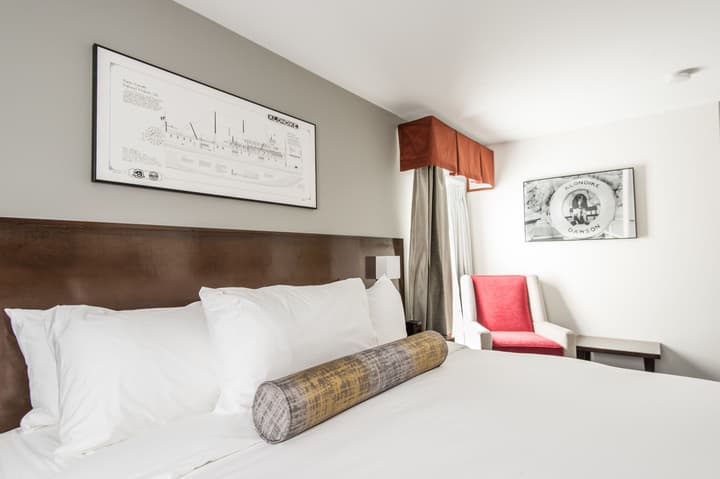 Edgewater Hotel