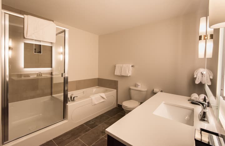 Edgewater Hotel