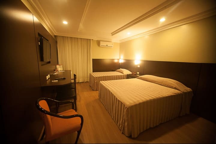 Hotel Plaza Apolo