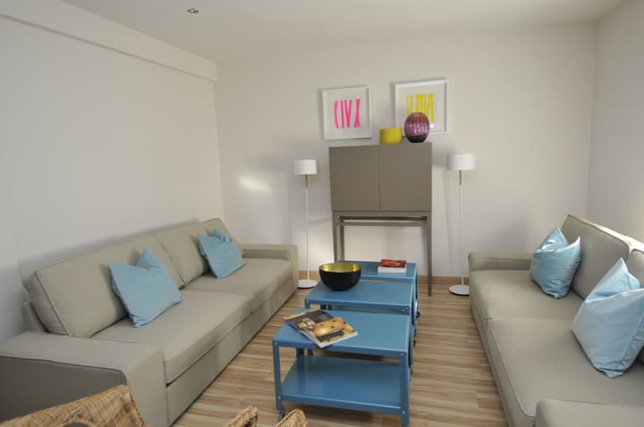 Mola! Suites