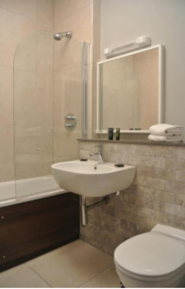 Causeway Hotel