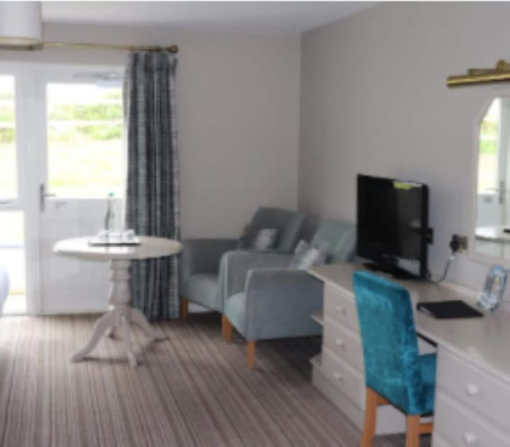 Causeway Hotel