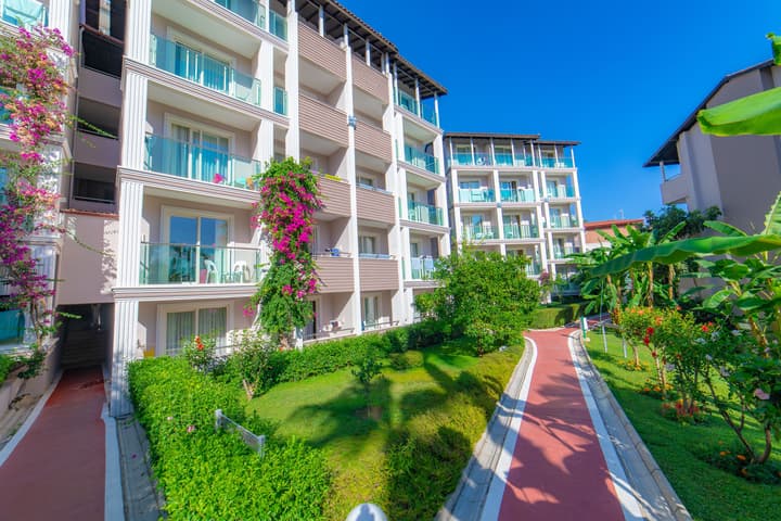 Sealife Buket Resort & Beach Hotel – All Inclusive