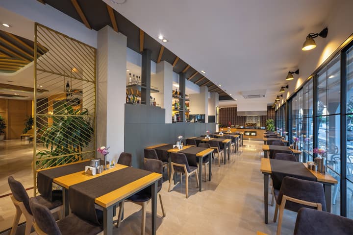 Sealife Lounge Hotel - Adult Only