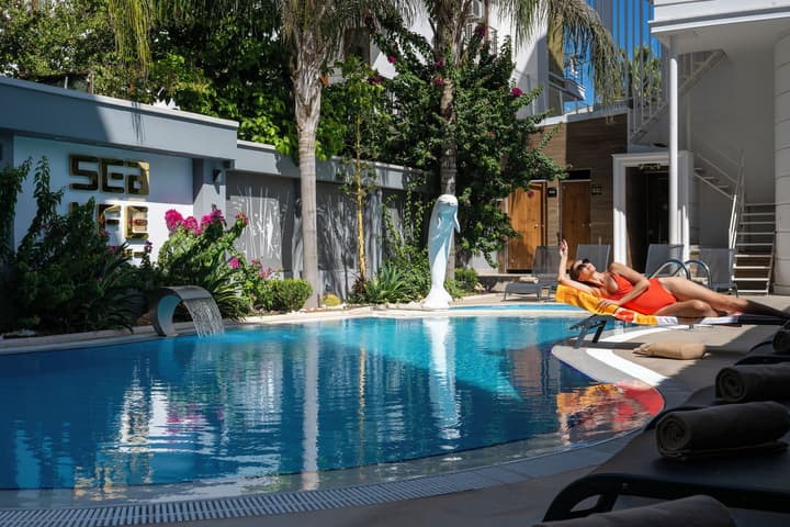 Sealife Lounge Hotel - Adult Only