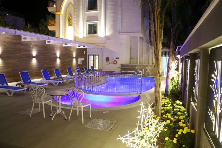 Sealife Lounge Hotel - Adult Only