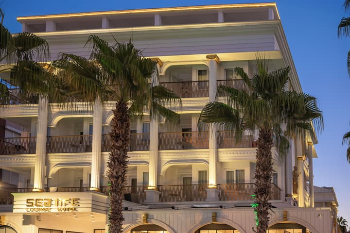 Sealife Lounge Hotel - Adult Only