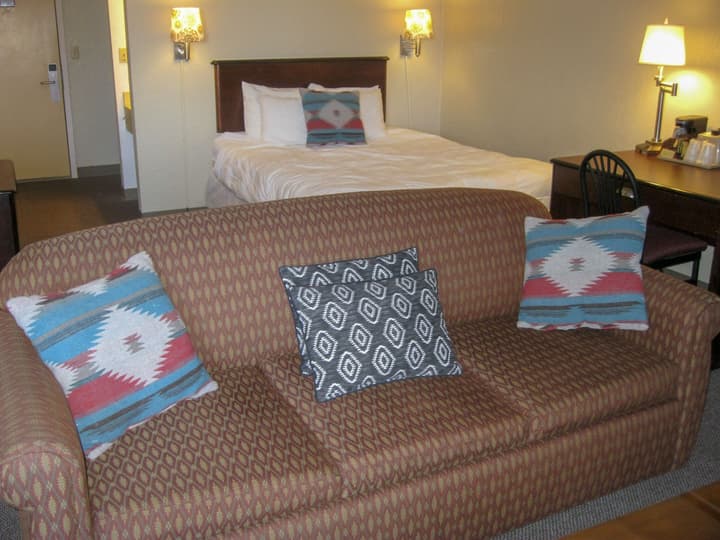 Cedar Hill Lodge