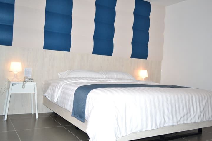 Flipper Lodge Hotel