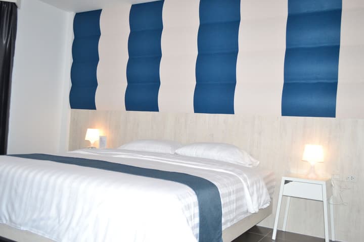Flipper Lodge Hotel