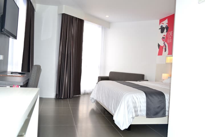 Flipper Lodge Hotel