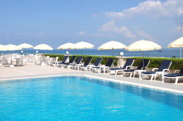 Flipper Lodge Hotel