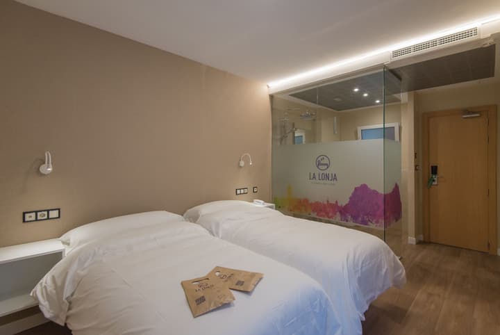 Hostal La Lonja