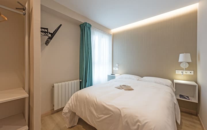 Hostal La Lonja