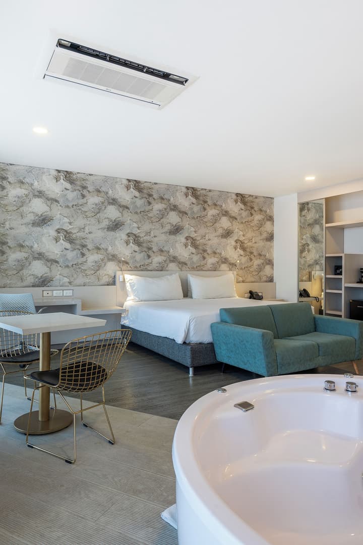Hotel Black Tower Premium