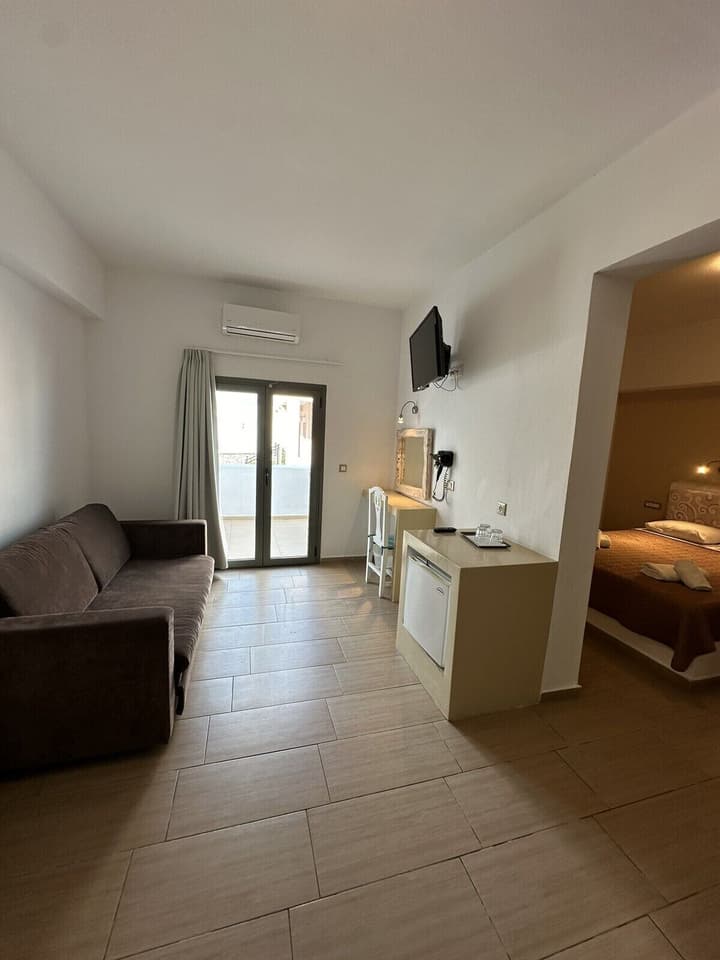 Hotel Omiros