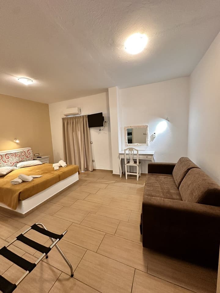 Hotel Omiros